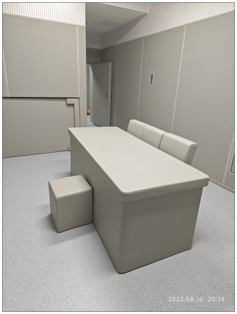 公檢法紀(jì)委留置談話室審訊室防撞桌椅軟包